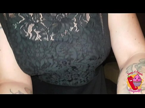 ❤️ Slutty ګامه خور هغه ته یو blowjob او هسپانوي ورکوي ☑ مقعد پورن