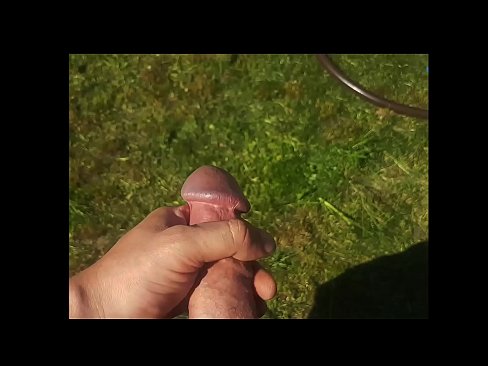 ❤️ ګرم hottie خپل ګلابي بلی fucked او د اوړي په باغ کې د squirt سره cums ترلاسه کوي ☑ مقعد پورن